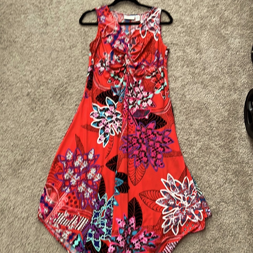 CHICO’S SLEEVELESS FLORAL MIDI DRESS - GATHERED TOP - ASYMMETRICAL HEM - Size 1
